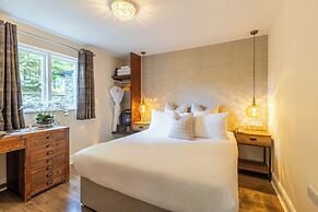 Lakes Hotel and Spa