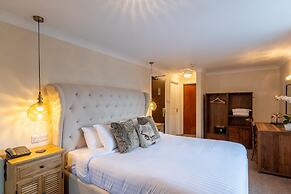 Lakes Hotel and Spa