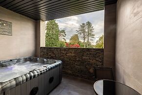 Lakes Hotel and Spa