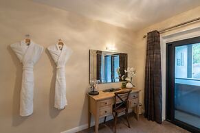 Lakes Hotel and Spa