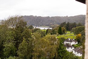 Lakes Hotel and Spa