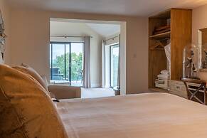Lakes Hotel and Spa
