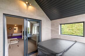 Lakes Hotel and Spa