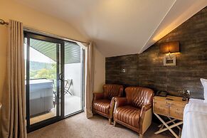 Lakes Hotel and Spa