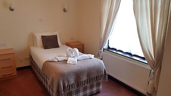 Aylesbray Lodge