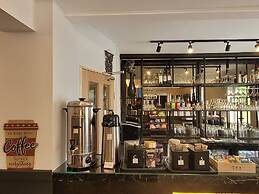 The Gatwick White House Hotel