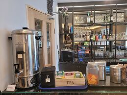The Gatwick White House Hotel