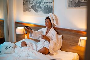 Hotel Phoebus Garden & Spa