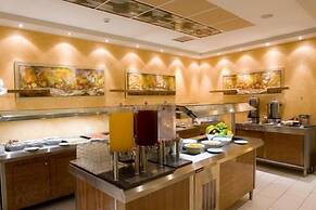 Crystal City Hotel