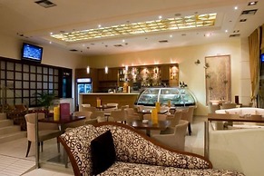 Crystal City Hotel