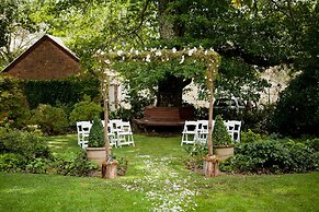 Peppers Manor House