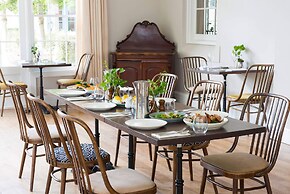 Peppers Manor House
