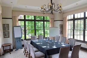 Peppers Manor House