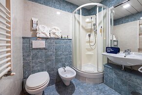 La Villa, Sure Hotel Collection by Best Western