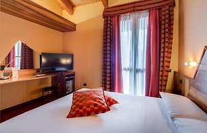 La Villa, Sure Hotel Collection by Best Western