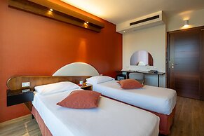 La Villa, Sure Hotel Collection by Best Western