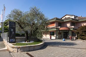 La Villa, Sure Hotel Collection by Best Western