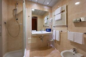 La Villa, Sure Hotel Collection by Best Western