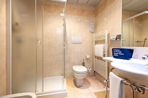 La Villa, Sure Hotel Collection by Best Western