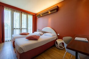 La Villa, Sure Hotel Collection by Best Western