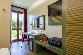 La Villa, Sure Hotel Collection by Best Western