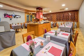 La Villa, Sure Hotel Collection by Best Western