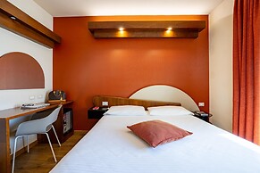 La Villa, Sure Hotel Collection by Best Western