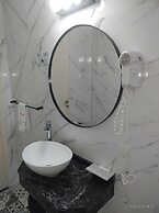 Regis Orho Hotel