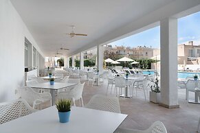 Alua Leo Hotel
