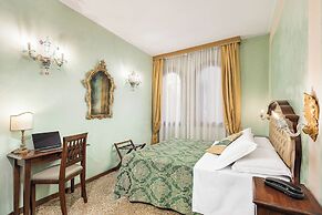 Hotel Marconi