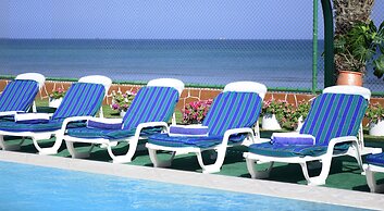 Resort Sur Beach Holiday