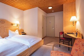 Hotel Bellevue - Traditional Swiss Hideaway