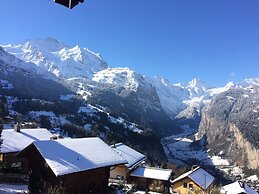 Hotel Bellevue - Traditional Swiss Hideaway