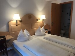Hotel Bellevue - Traditional Swiss Hideaway