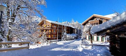 Hotel Bellevue - Traditional Swiss Hideaway