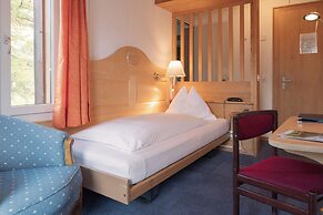 Hotel Bellevue - Traditional Swiss Hideaway