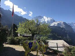 Hotel Bellevue - Traditional Swiss Hideaway