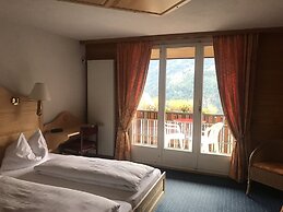 Hotel Bellevue - Traditional Swiss Hideaway