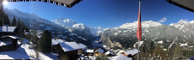 Hotel Bellevue - Traditional Swiss Hideaway