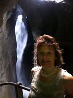 Hotel Bellevue - Traditional Swiss Hideaway