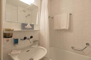 Hotel Bellevue - Traditional Swiss Hideaway