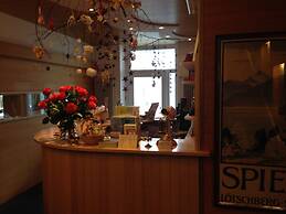 Hotel Bellevue - Traditional Swiss Hideaway