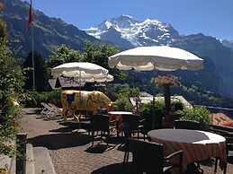Hotel Bellevue - Traditional Swiss Hideaway