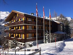 Hotel Bellevue - Traditional Swiss Hideaway