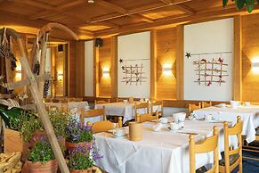 Hotel Bellevue - Traditional Swiss Hideaway