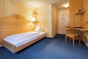 Hotel Bellevue - Traditional Swiss Hideaway