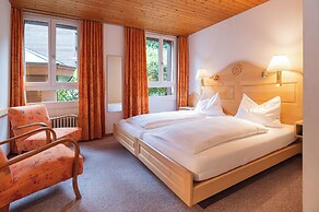 Hotel Bellevue - Traditional Swiss Hideaway