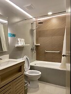 Microtel by Wyndham Tarlac