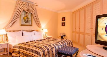 Victor's Residenz - Hotel Schloss Berg