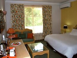 Safari Hotel & Convention Centre